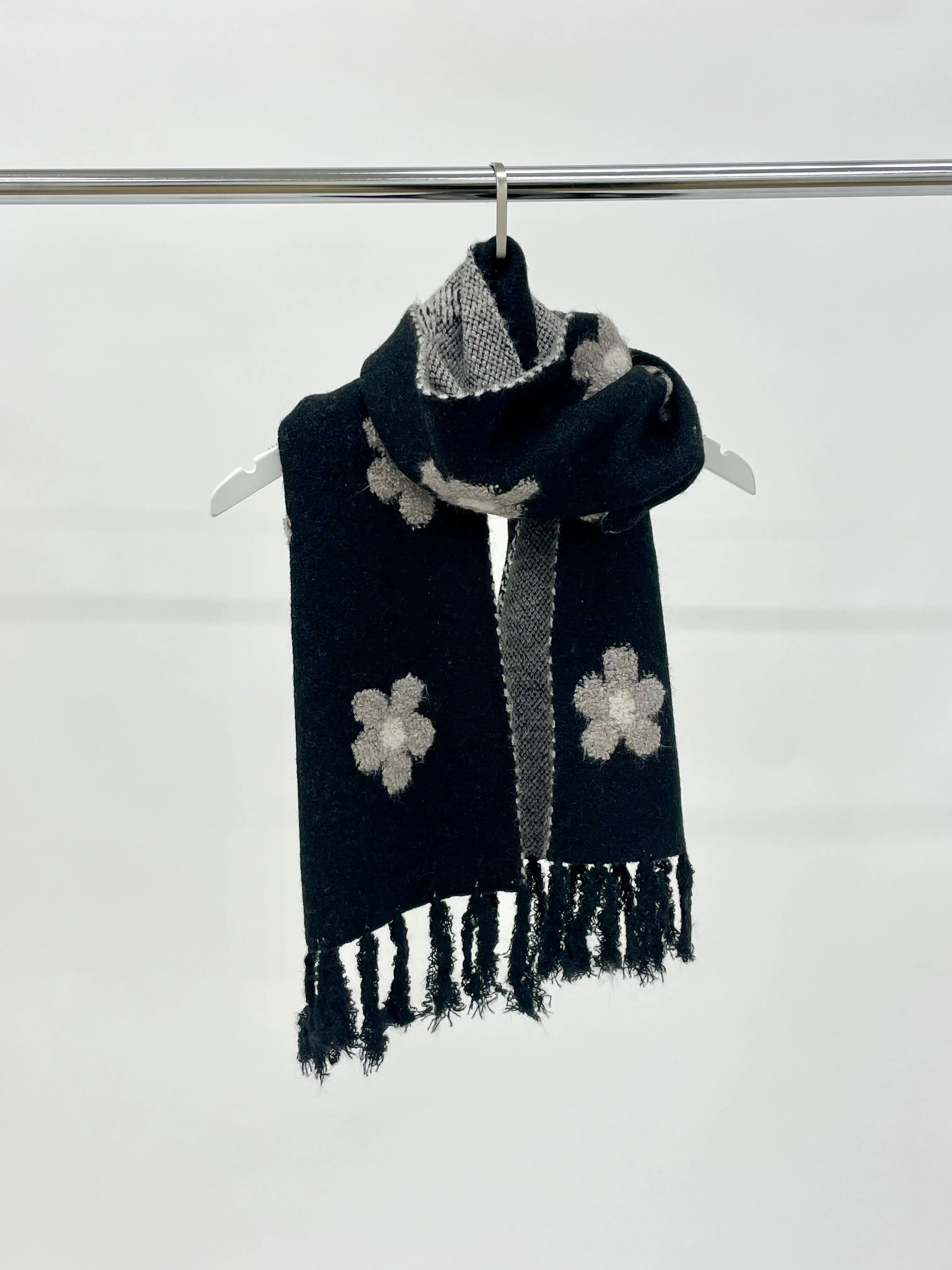 Daisy Scarf