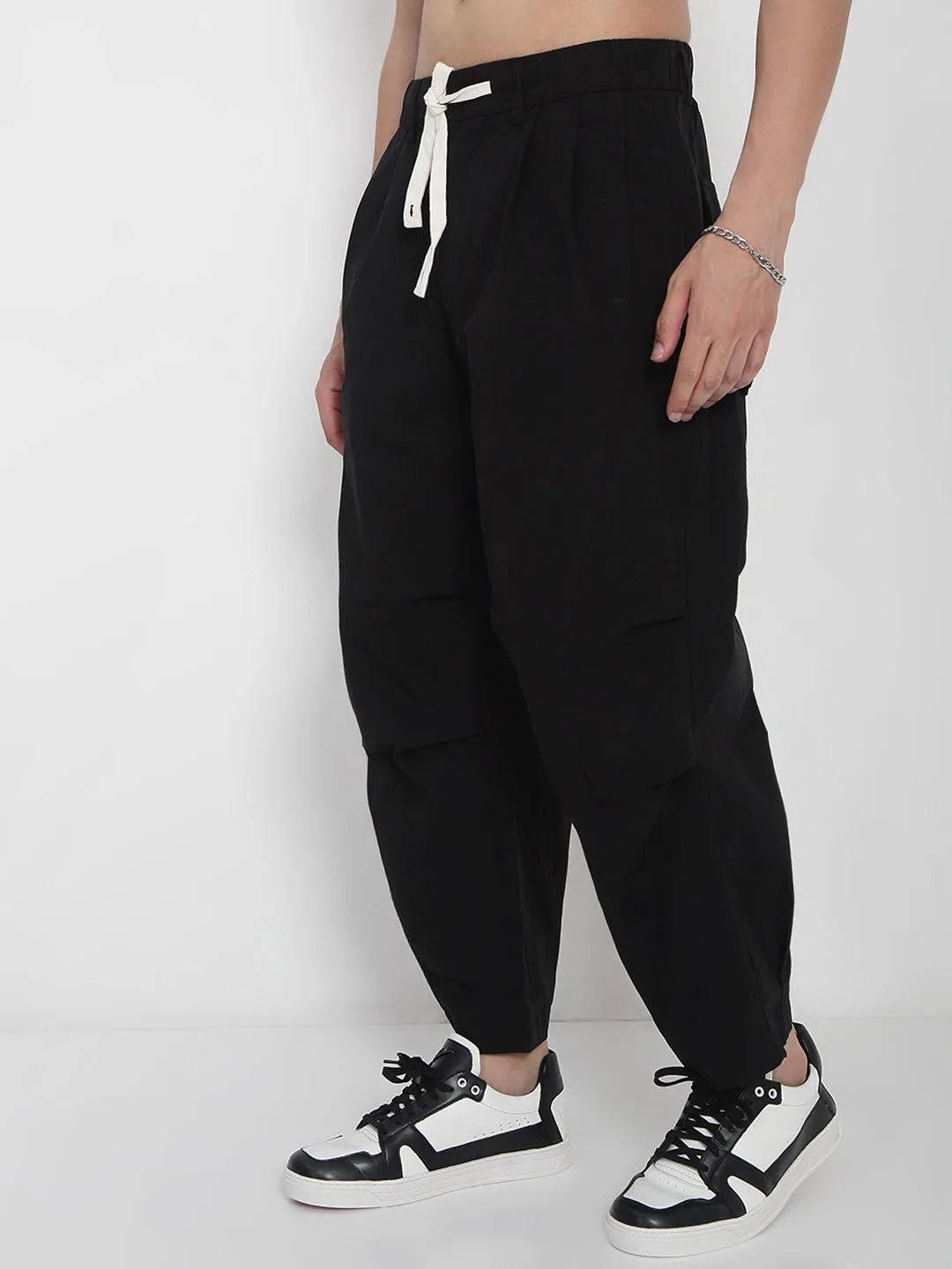 Men Black Relaxed Fit Korean Trousers
