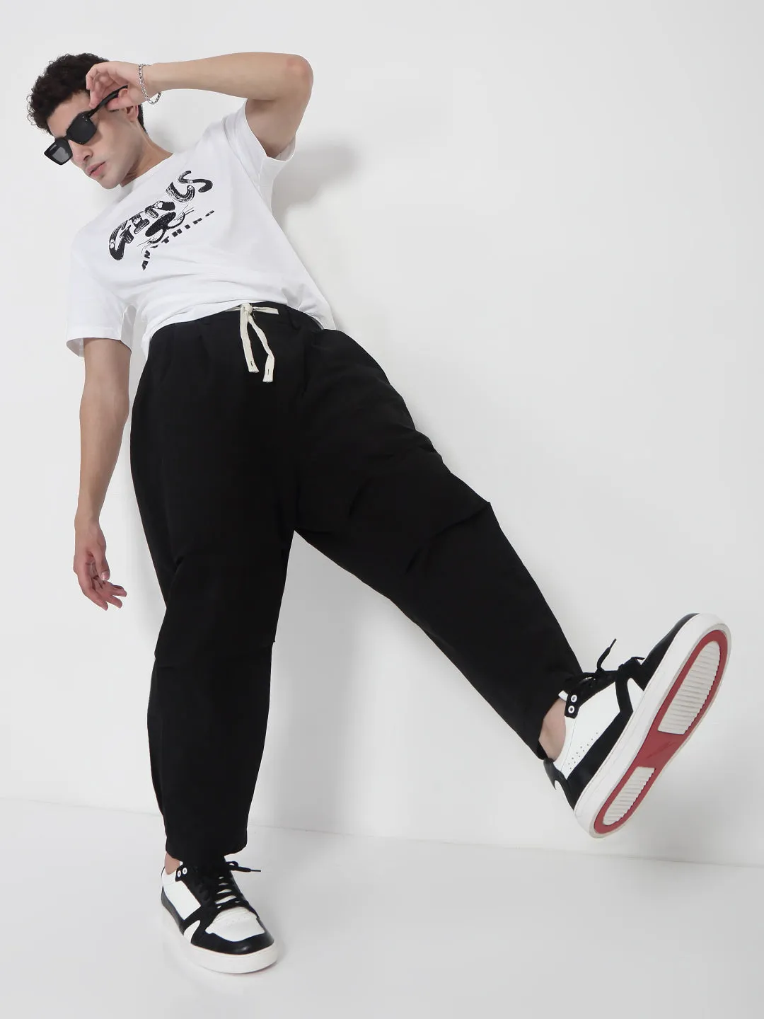 Men Black Relaxed Fit Korean Trousers