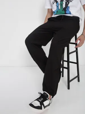 Men Black Straight Fit Relaxed Fit Trousers