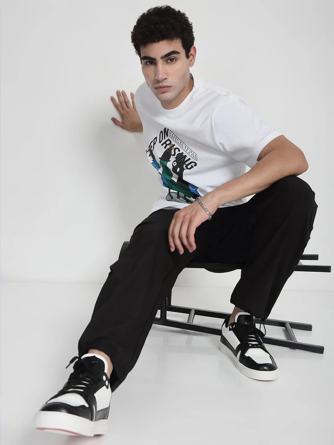 Men Black Straight Fit Relaxed Fit Trousers