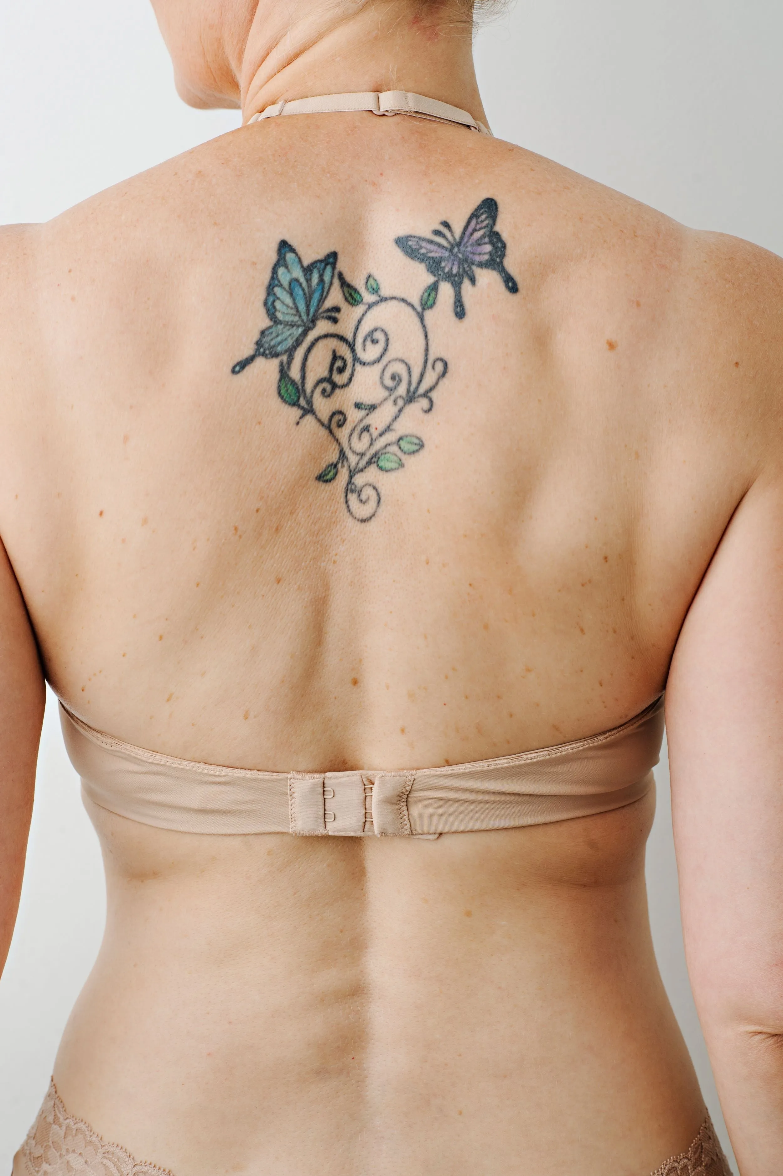 Peyton Light Push-Up Plunge Convertible Bra in Buff with White Lace