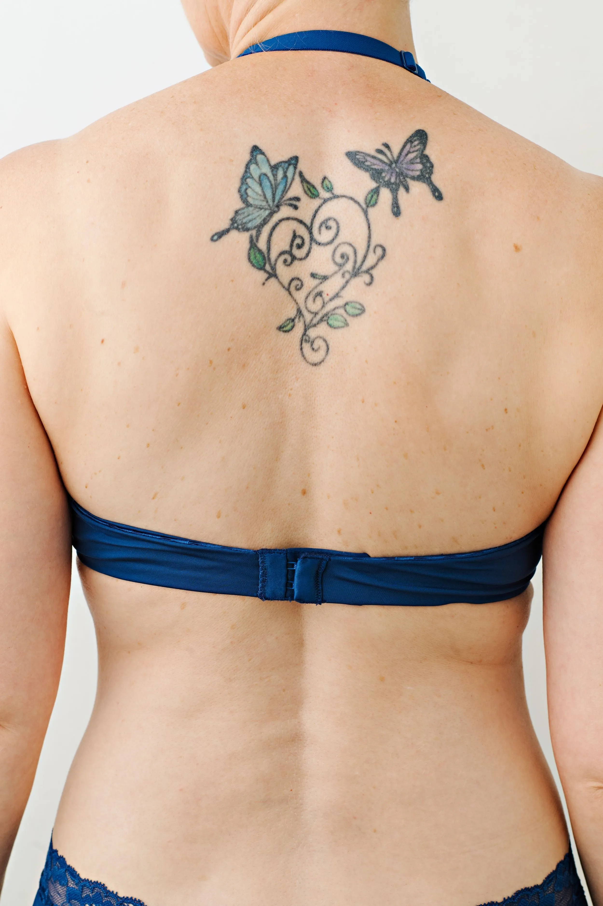 Peyton Light Push-Up Plunge Convertible Bra in Buff with White Lace