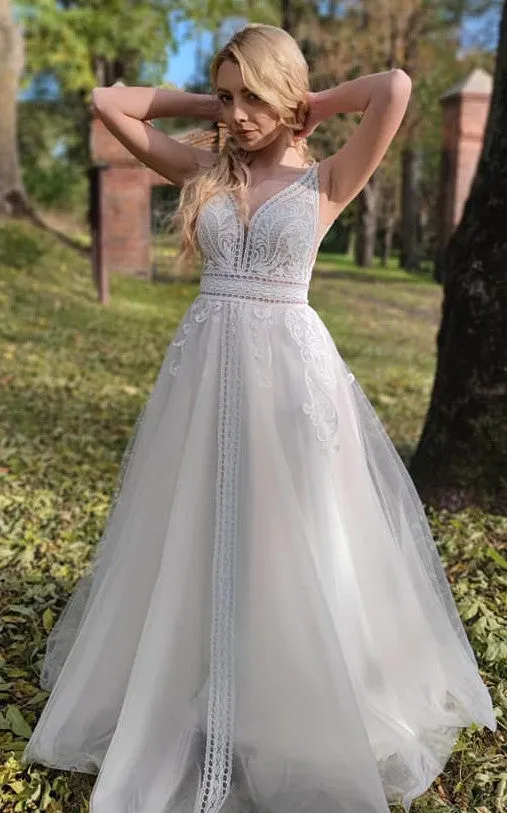 Romantic Sleeveless A-Line Lace Wedding Dress With V-neck And Low-V Back-716444